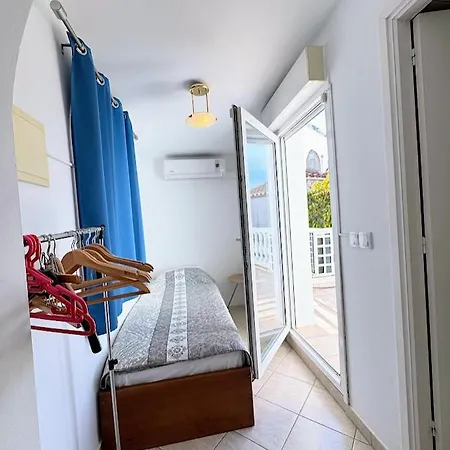Сasa de vacaciones Empurialola -encantadora Casa Con Jardin Cerca Del Centro -142