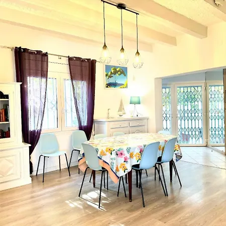 Empurialola -encantadora Casa Con Jardin Cerca Del Centro -142 Сasa de vacaciones
