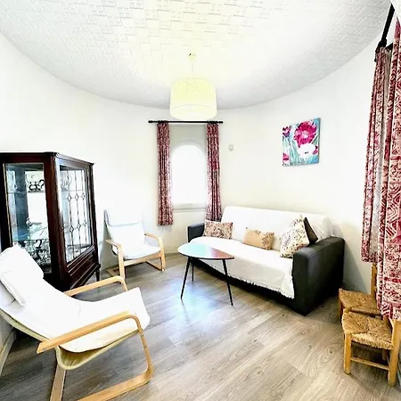 Empurialola -encantadora Casa Con Jardin Cerca Del Centro -142 Сasa de vacaciones *