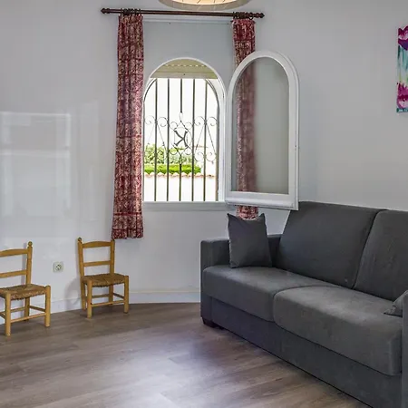 Empurialola -encantadora Casa Con Jardin Cerca Del Centro -142 Сasa de vacaciones Ampuriabrava