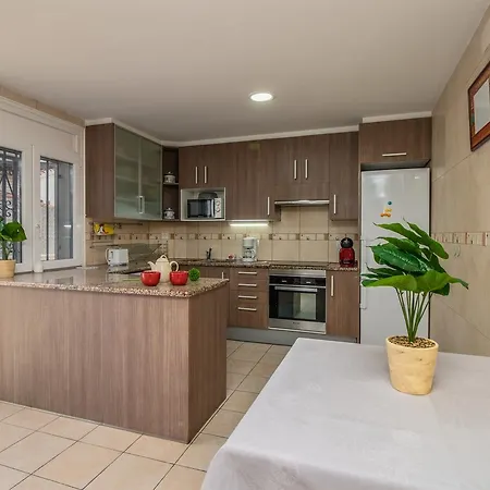 Empurialola -encantadora Casa Con Jardin Cerca Del Centro -142