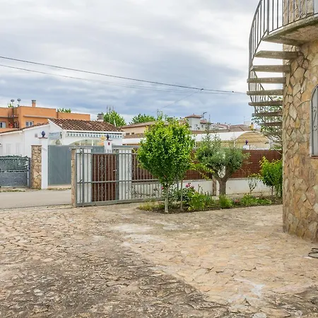 Empurialola -encantadora Casa Con Jardin Cerca Del Centro -142 Holiday home